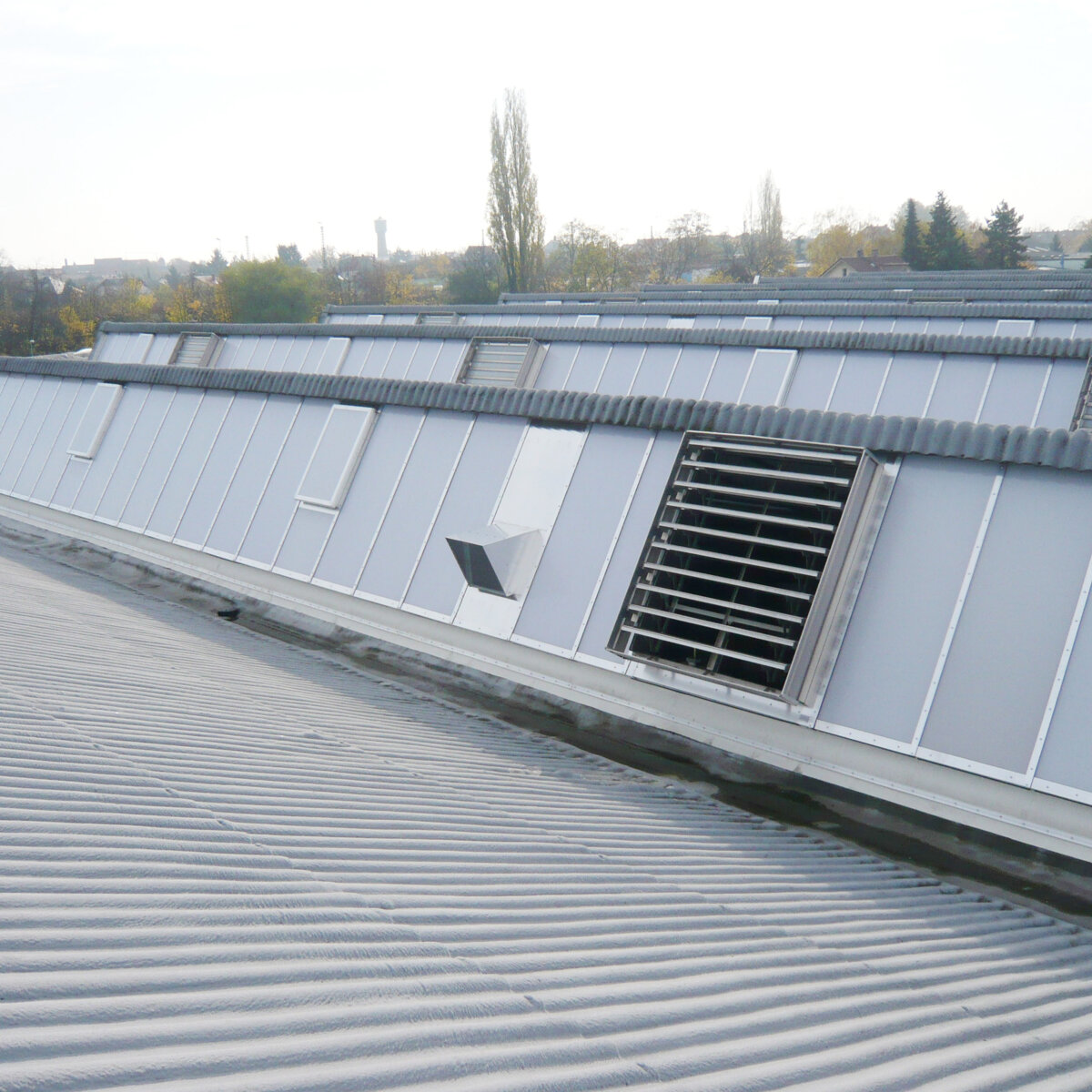 ABB Grundbesitz GmbH | Ladenburg • 72 Leo-vent polycarbonate ventilation wings with 24 V technology