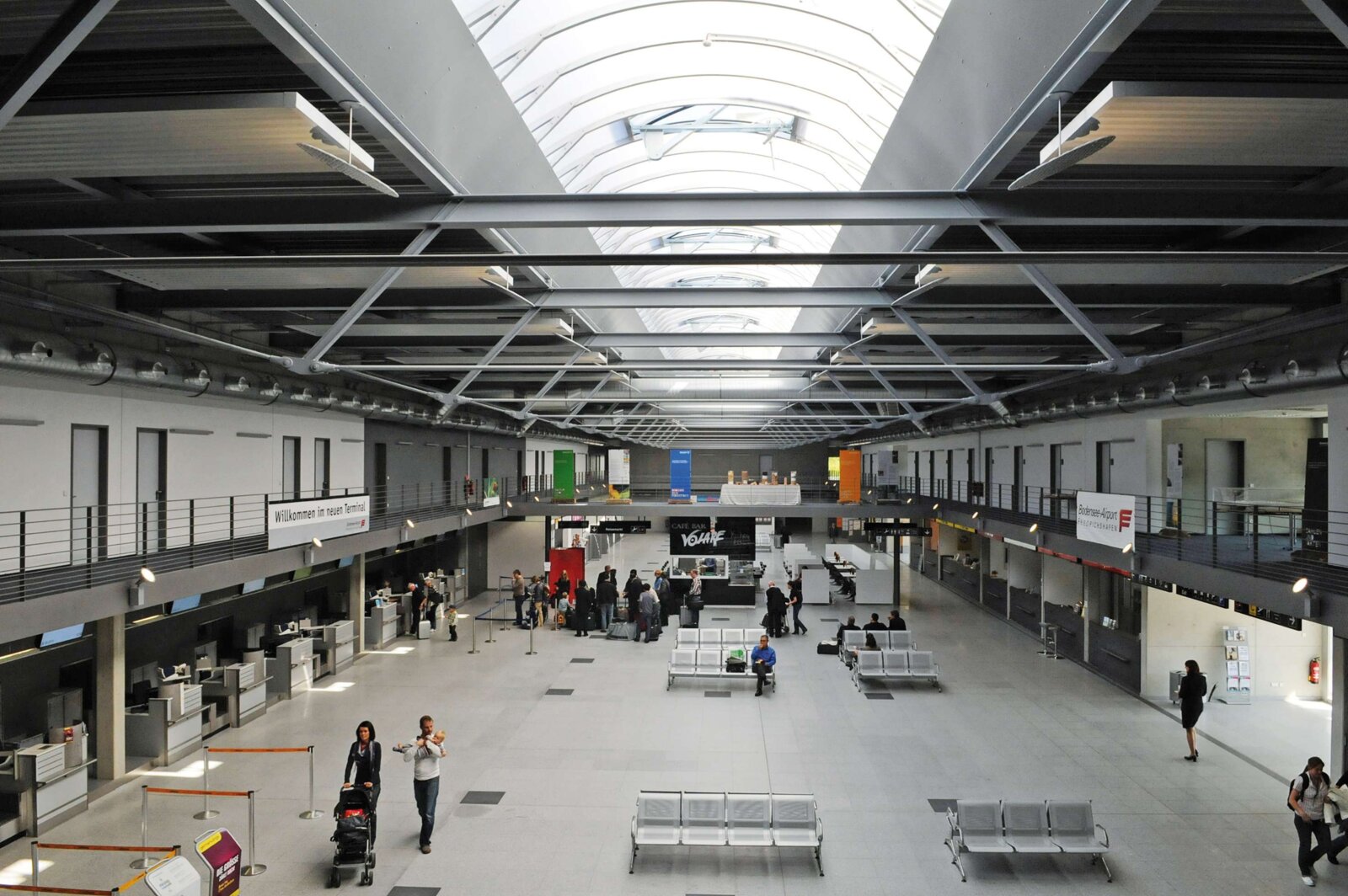 Bodensee-Havalimanı Friedrichshafen - Friedrichshafen