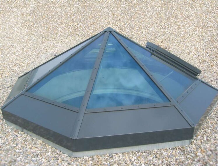 Glass wing pyramid glass
