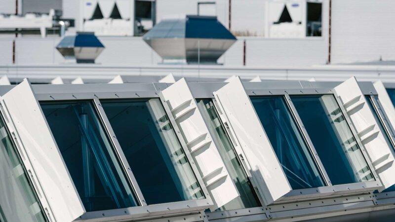 Endress+Hauser GmbH + Co. KG | Maulburg • Shedline glas rooflight, 6 units - each 14m x 2m, 24 NSHEV flaps